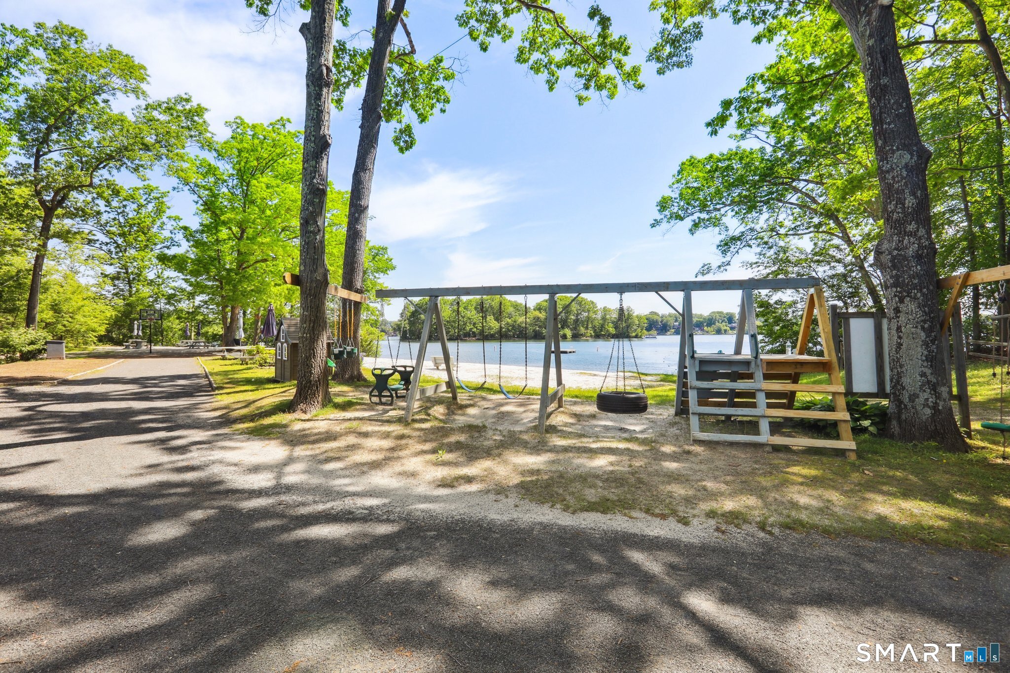 4 Candlewood Road