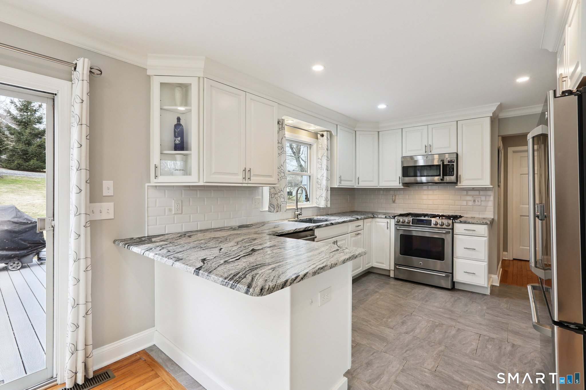 4 Candlewood Road