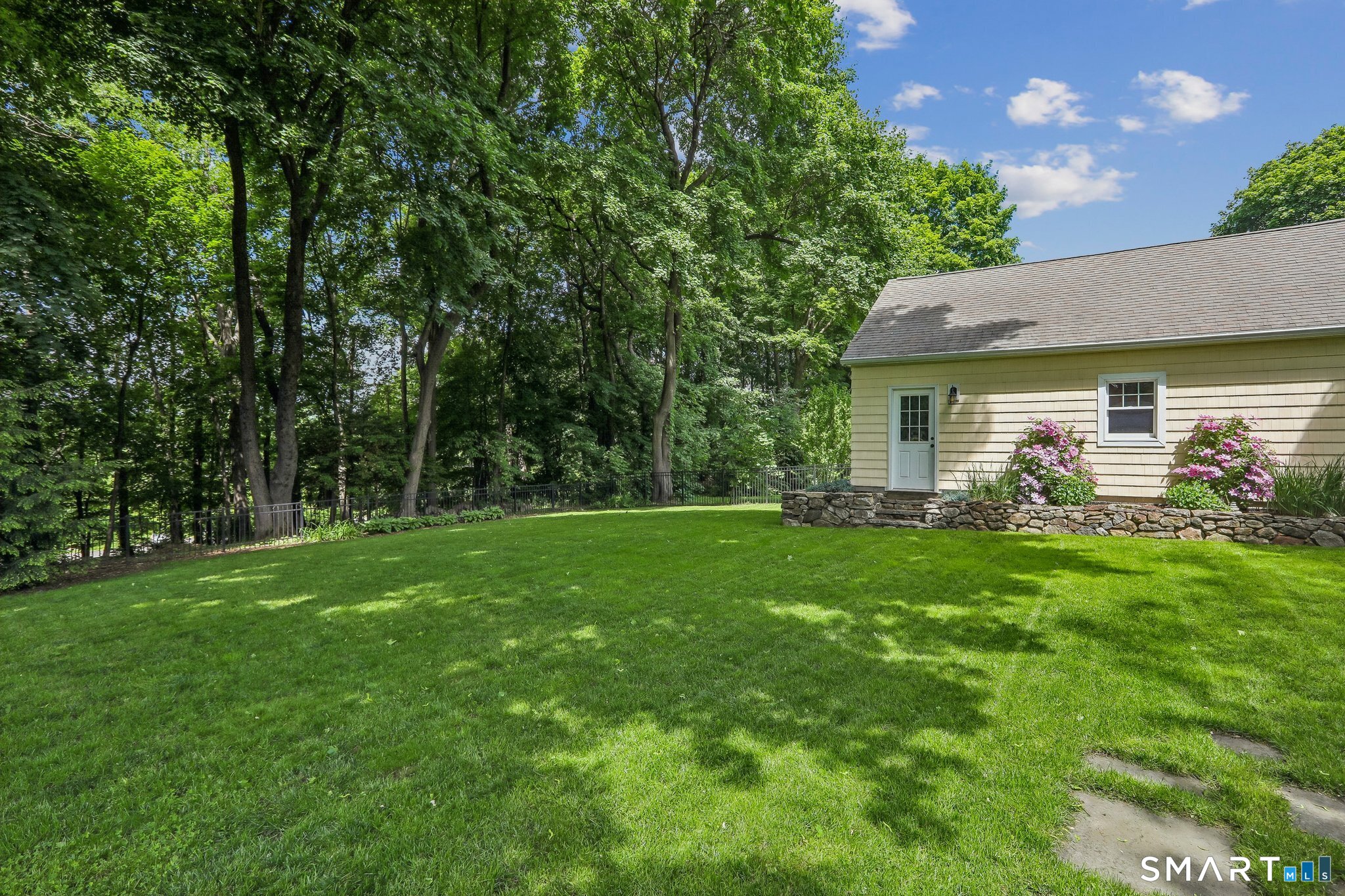 17 Ridge Road