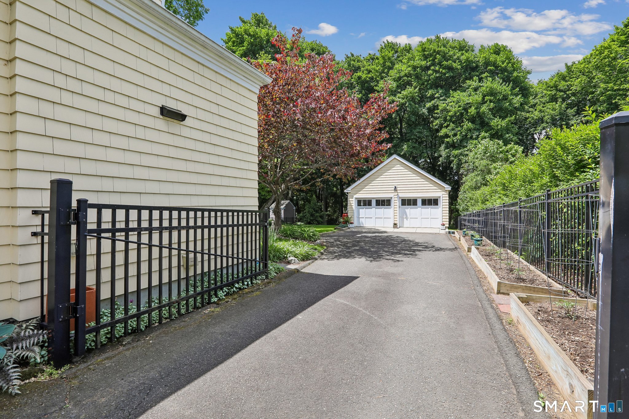 17 Ridge Road