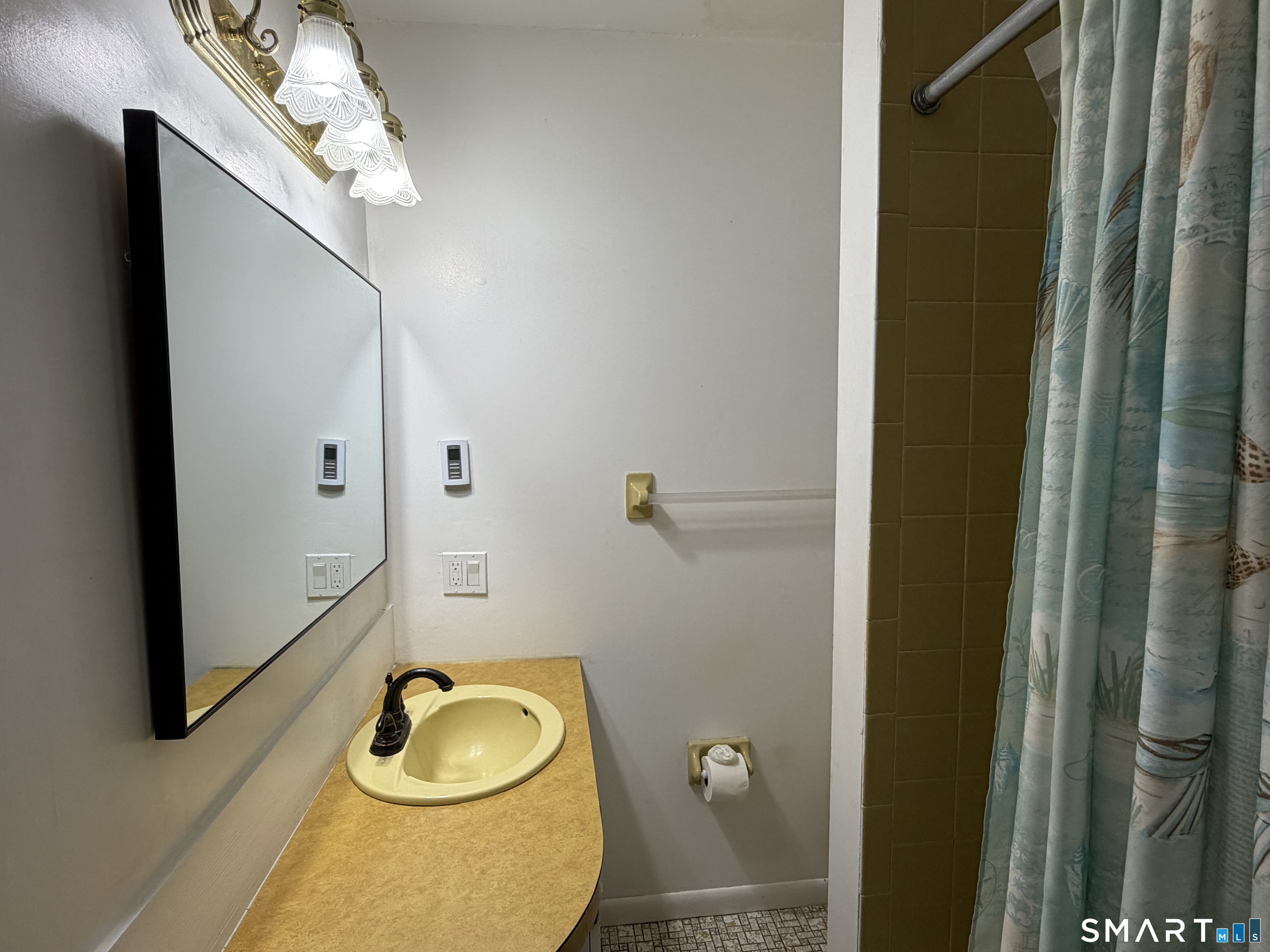 8 Cawdor Burn Road Unit: A