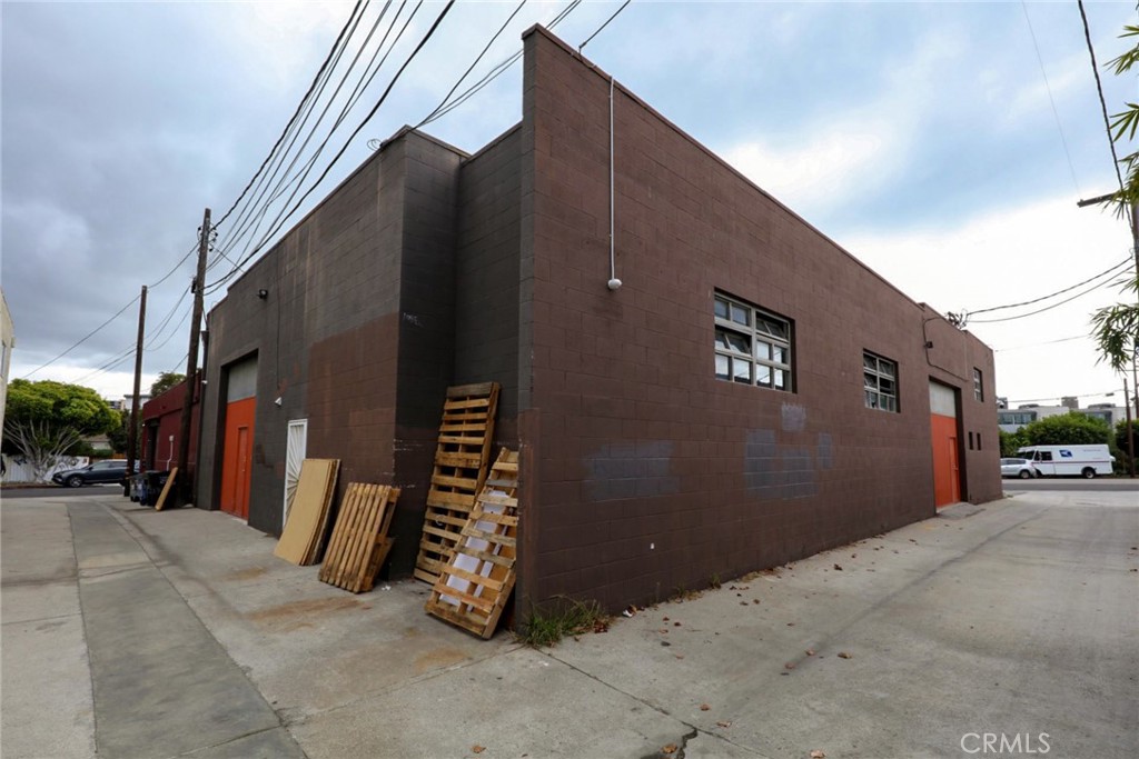 2320 Abbot Kinney Boulevard