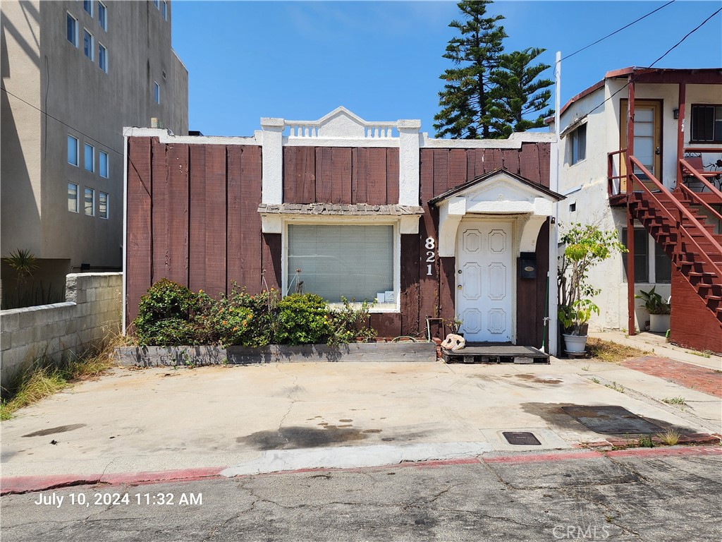 821 Bard Street