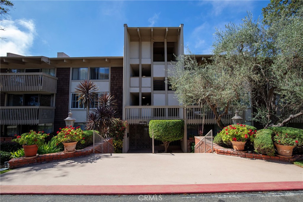 6542 Ocean Crest Drive B214