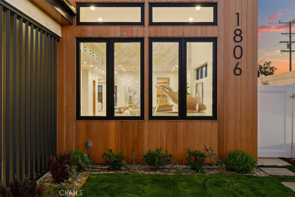 1806 6th Street
