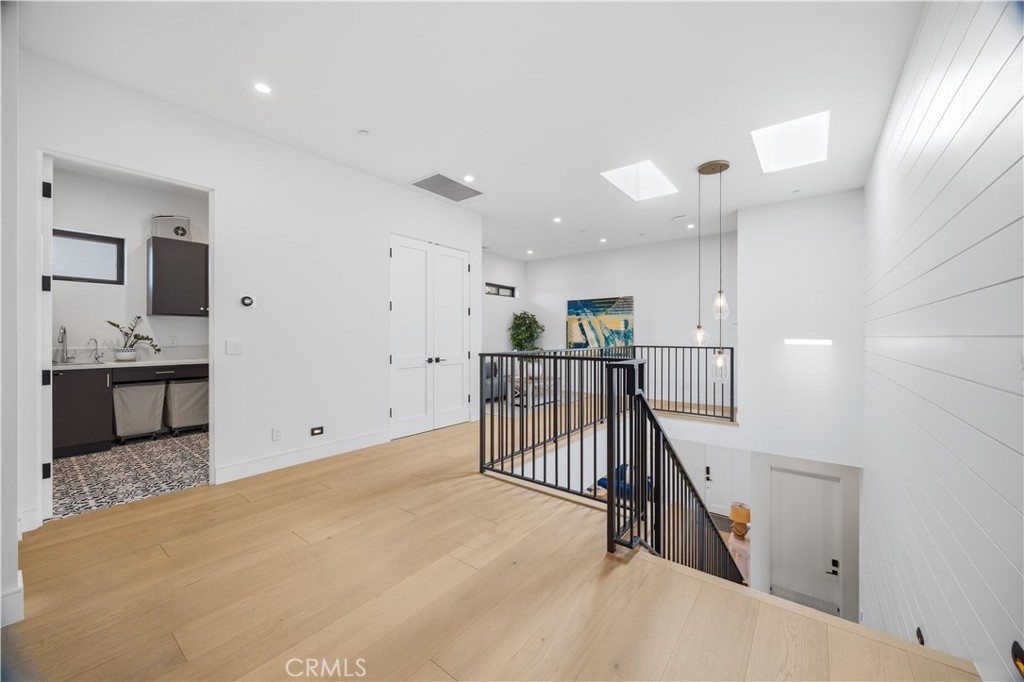 2504 Fisk Lane