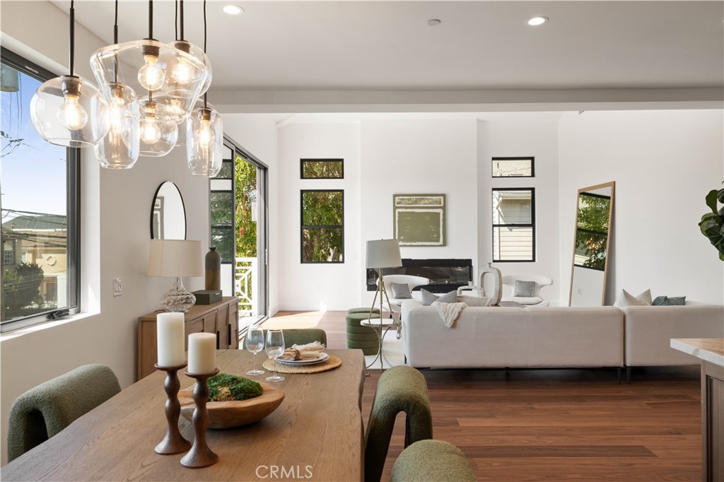2111 Clark A