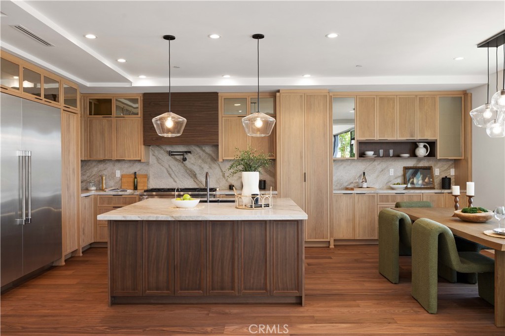 2111 Clark A