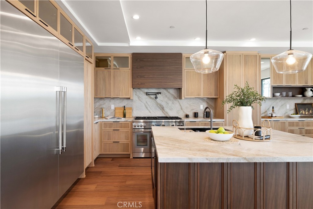 2111 Clark A