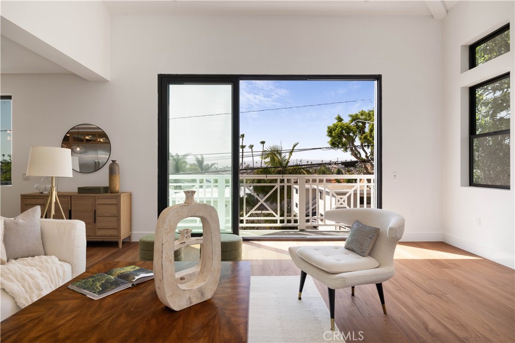 2111 Clark A