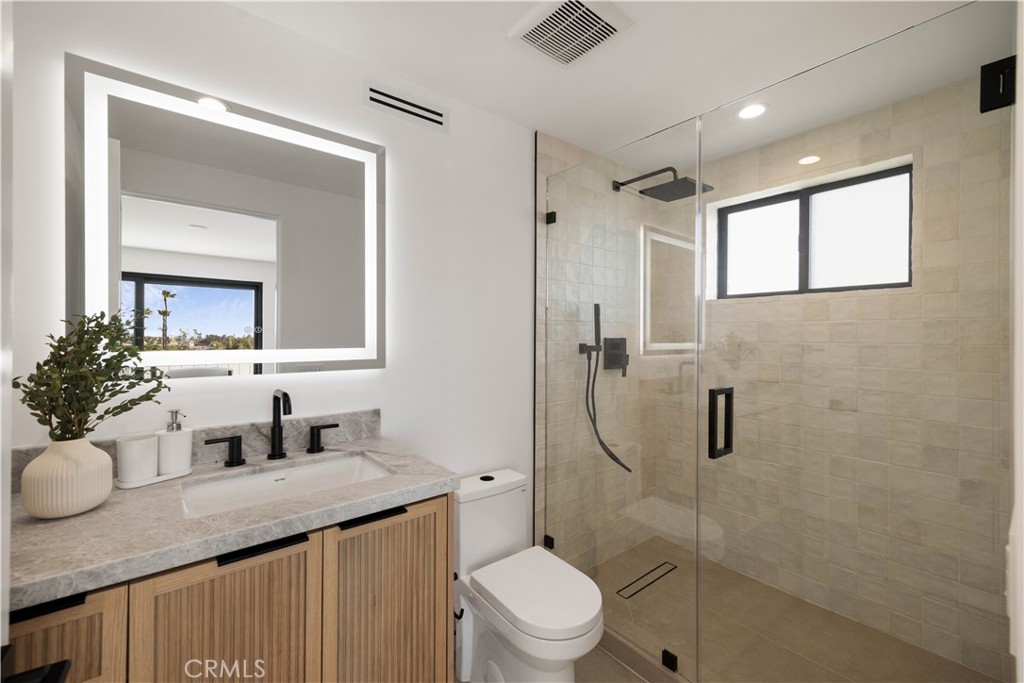 2111 Clark A