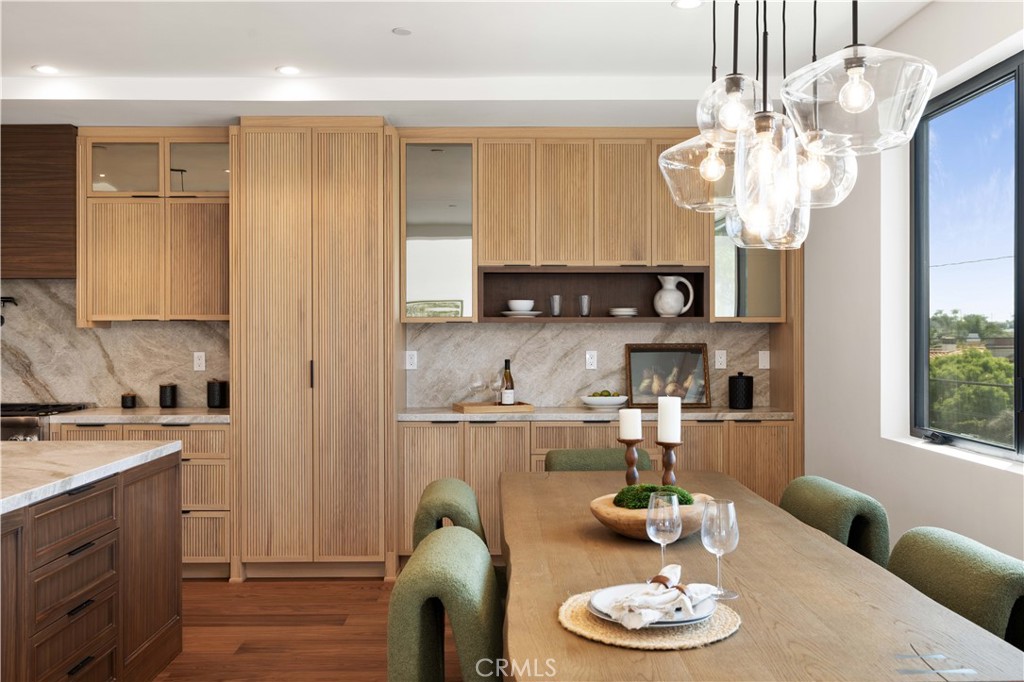 2111 Clark A