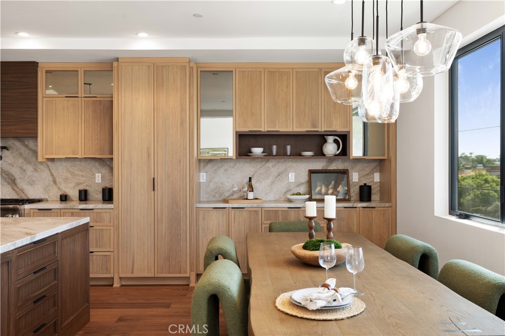 2111 Clark A