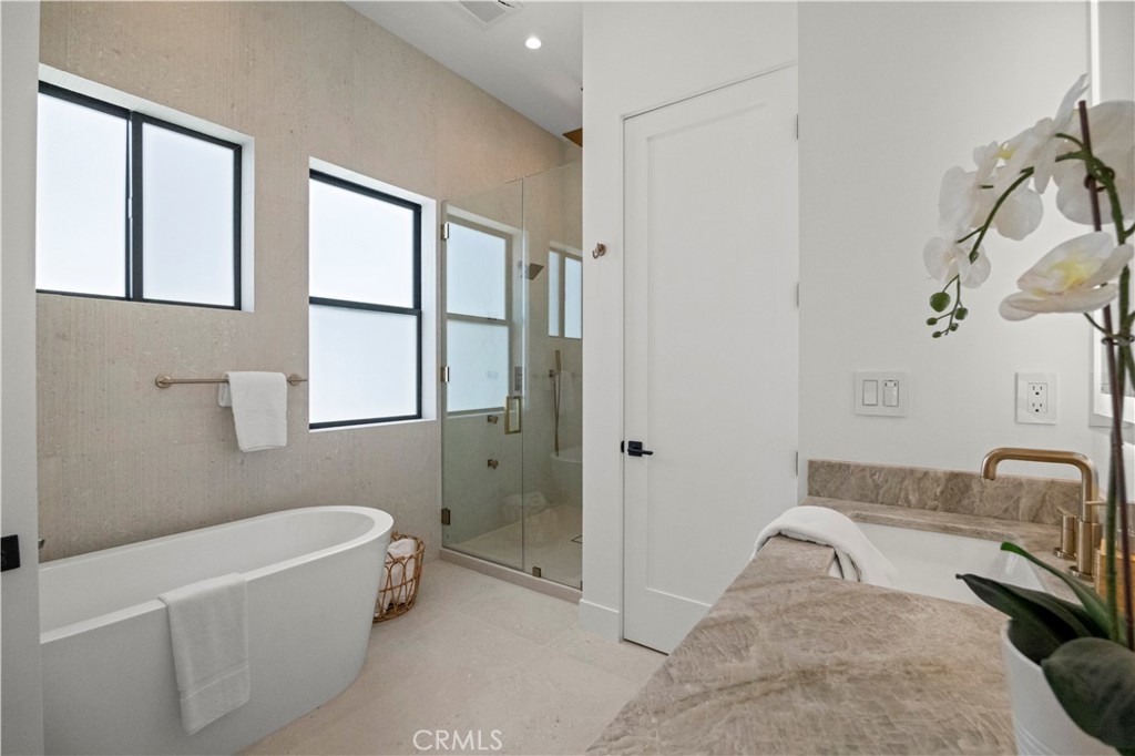 2111 Clark A