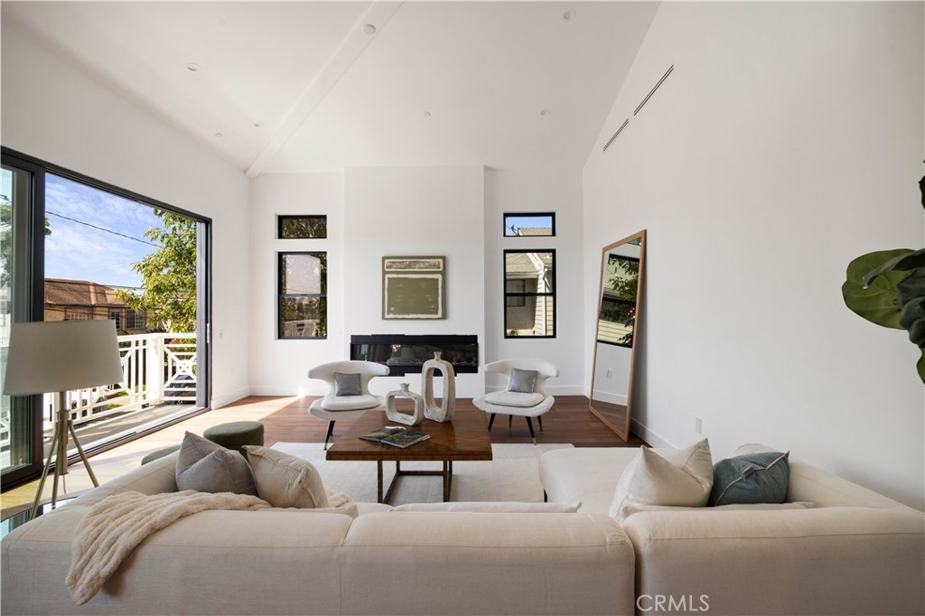 2111 Clark A
