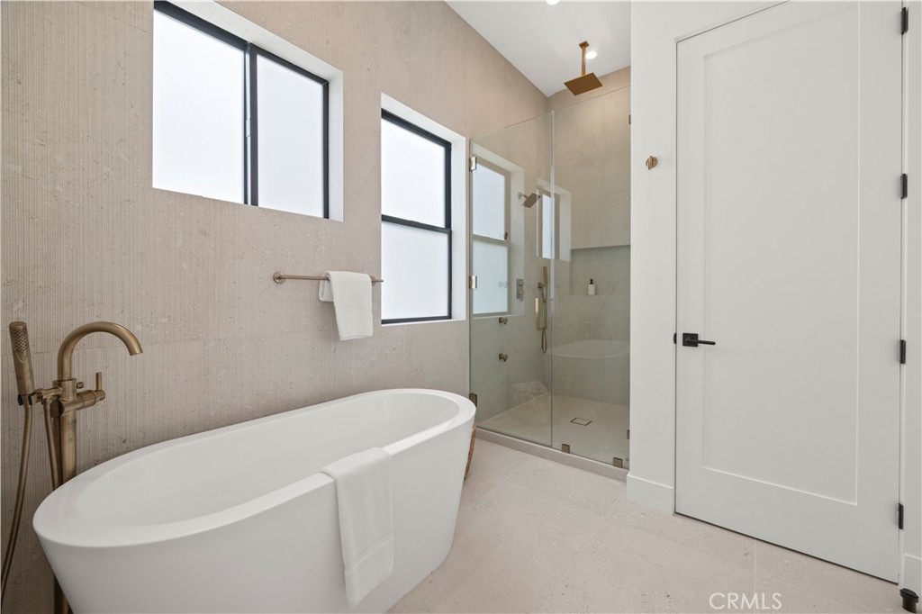 2111 Clark A