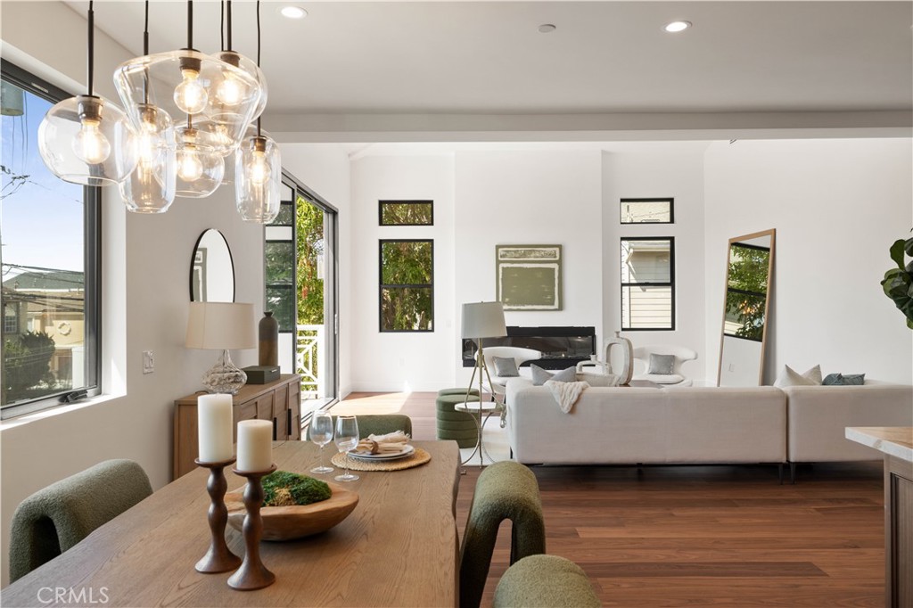 2111 Clark A