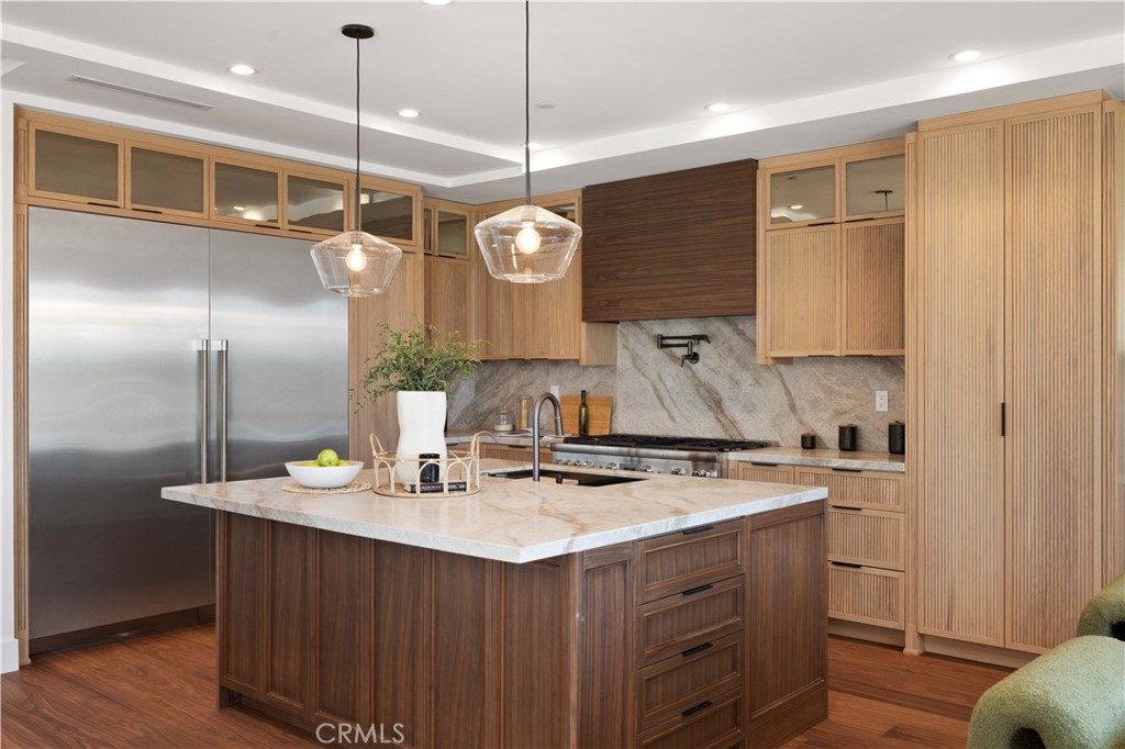 2111 Clark A
