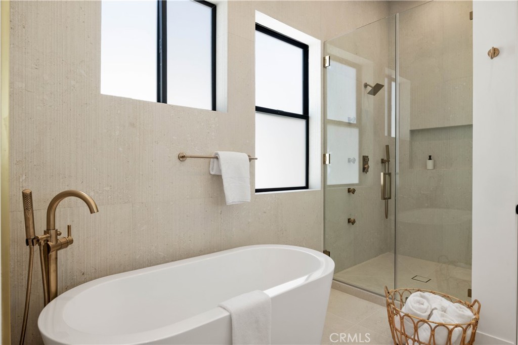 2111 Clark A