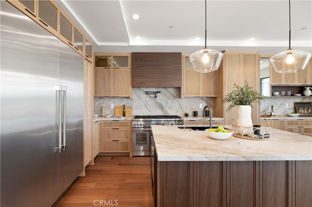 2111 Clark A