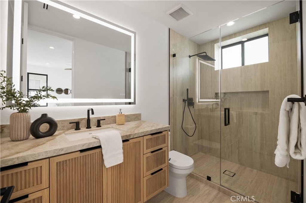 2111 Clark A