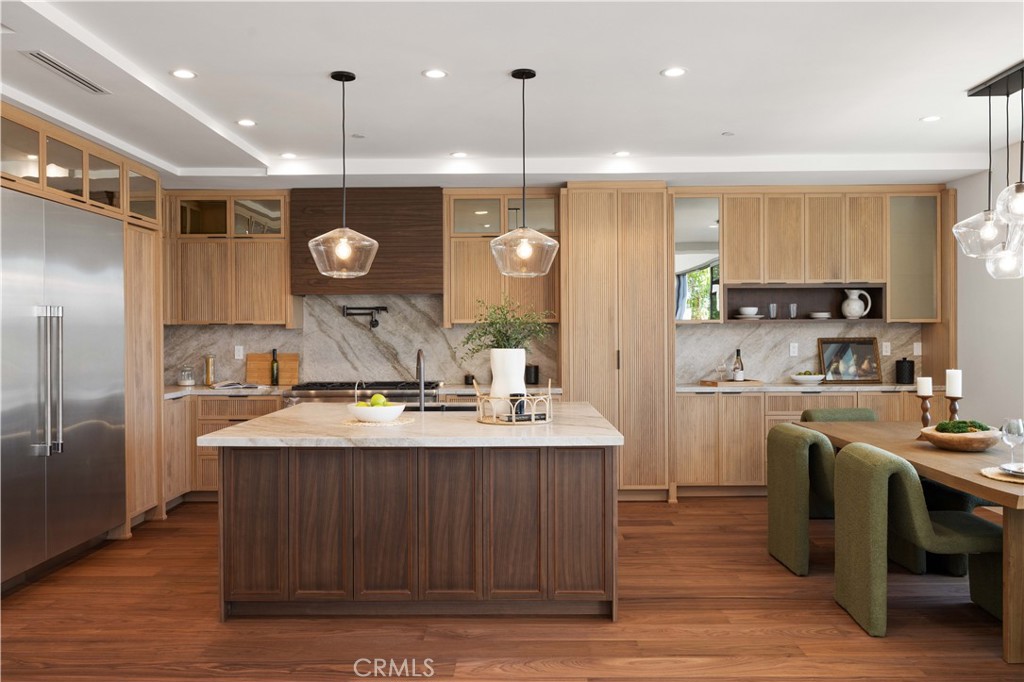 2111 Clark A