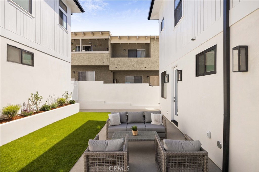 2111 Clark A