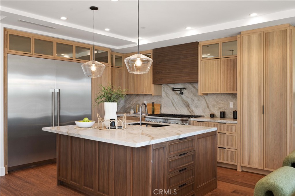2111 Clark A