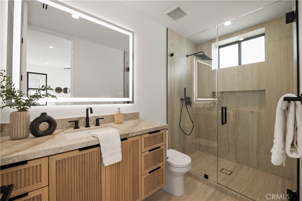 2111 Clark A