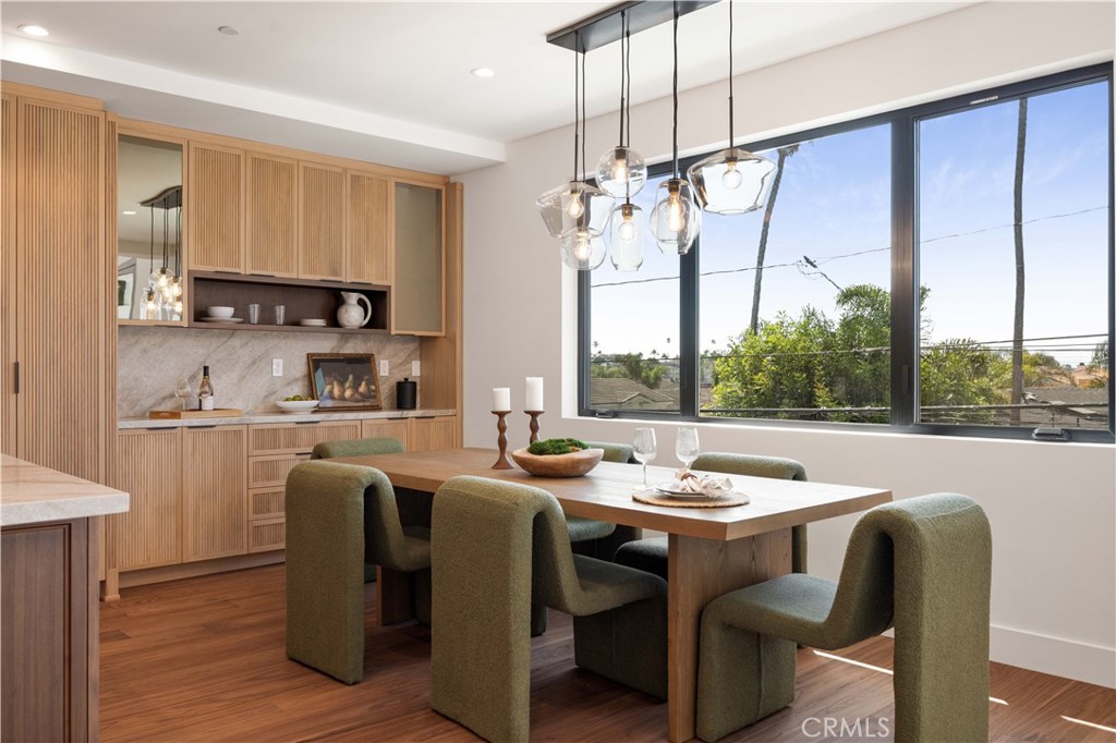 2111 Clark A