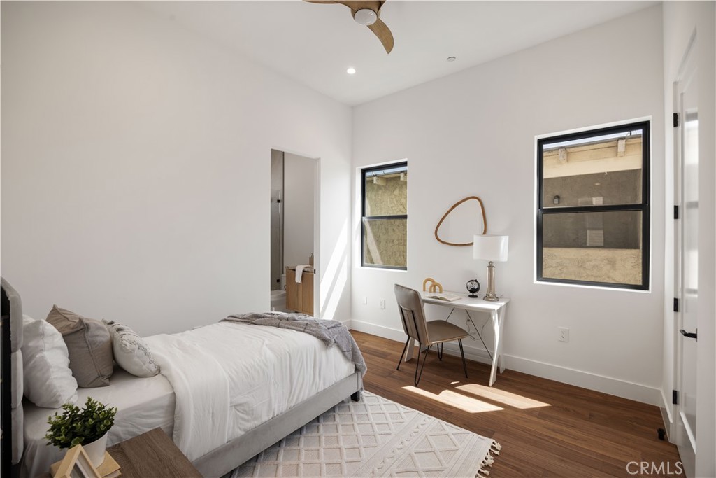 2111 Clark A