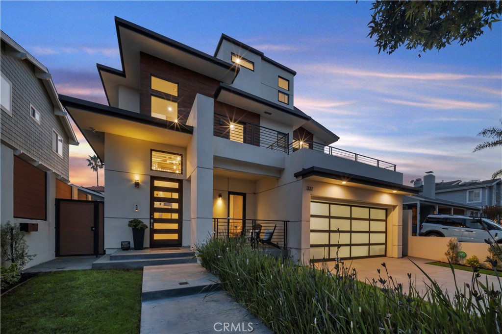 332 Avenue E
