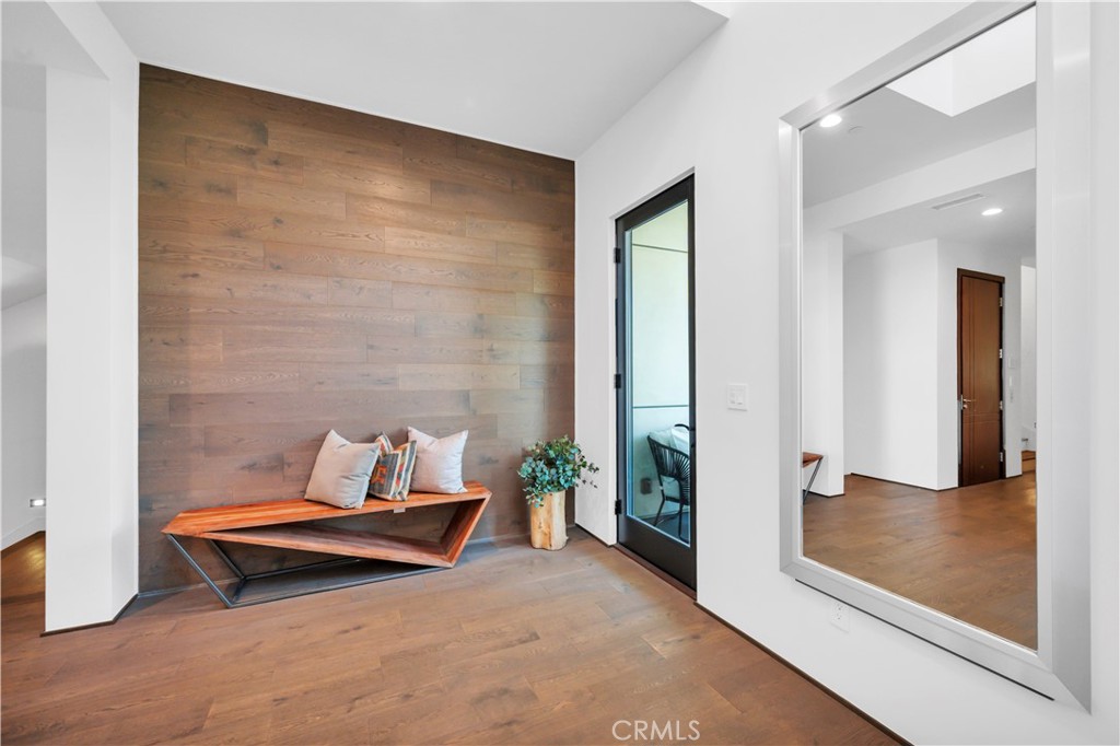 332 Avenue E