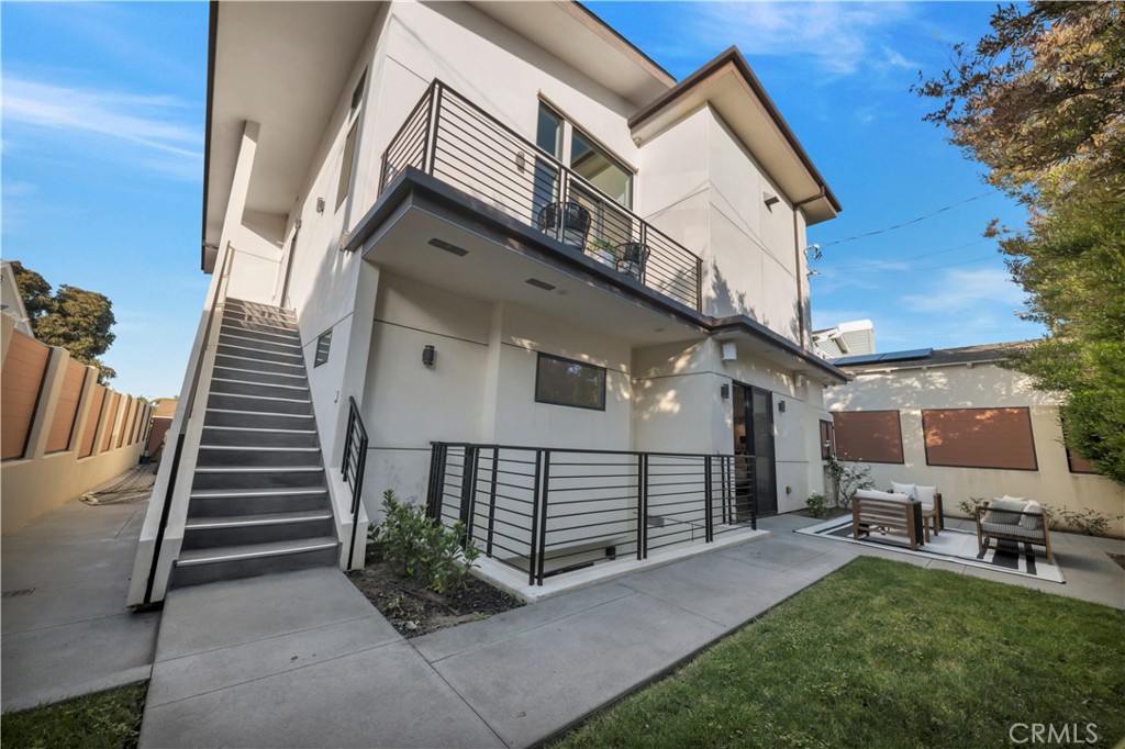 332 Avenue E