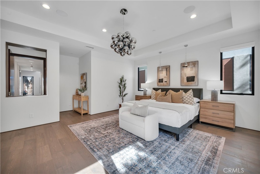 332 Avenue E