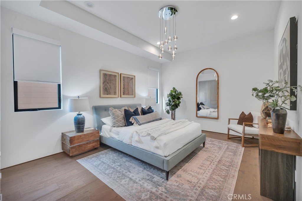 332 Avenue E