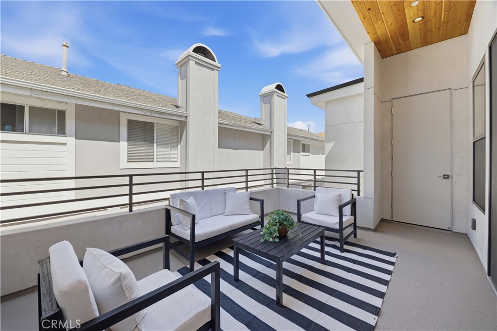 2005 Mathews Avenue B