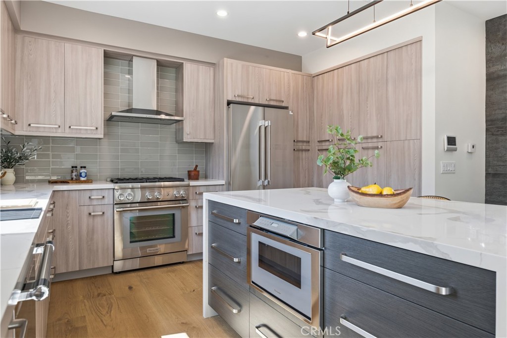 2005 Mathews Avenue B