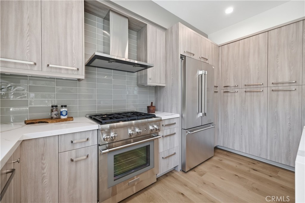 2005 Mathews Avenue B