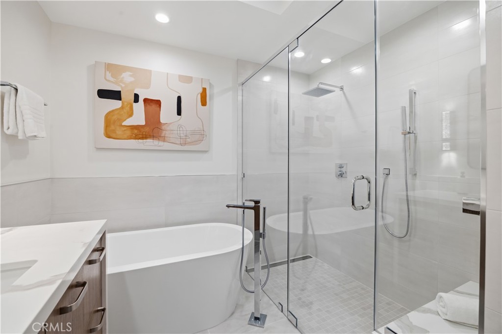 2005 Mathews Avenue B