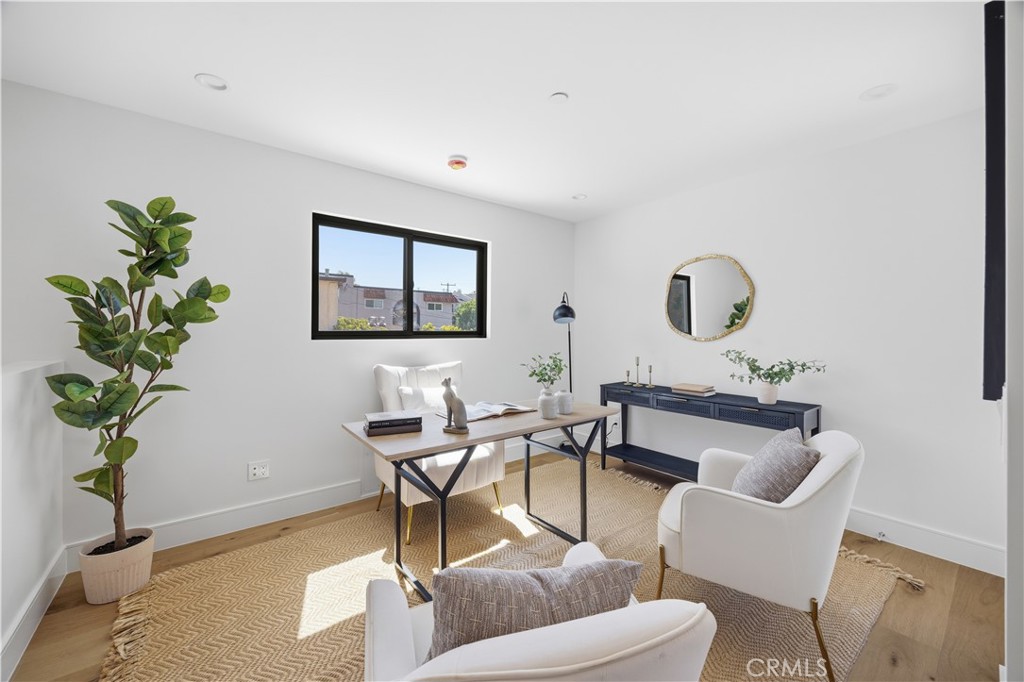 2005 Mathews Avenue B