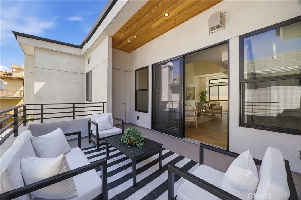 2005 Mathews Avenue B