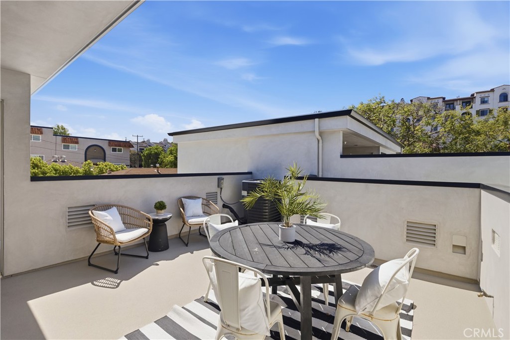 2005 Mathews Avenue B