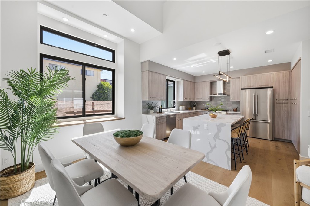 2005 Mathews Avenue B