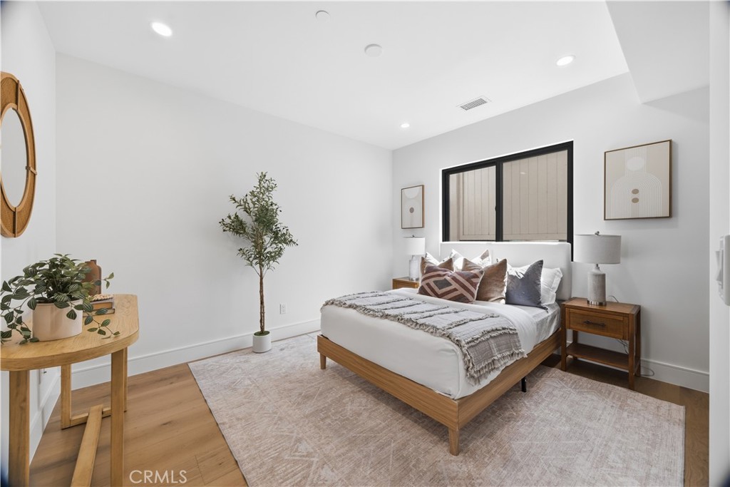 2005 Mathews Avenue B