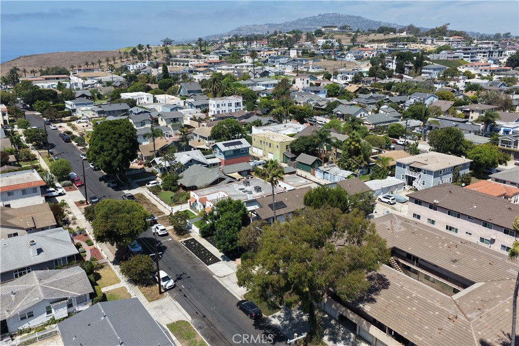 526 W 40th