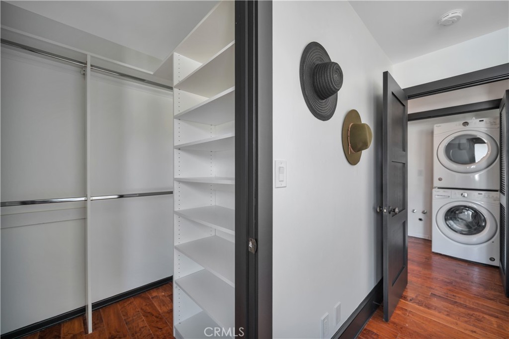 526 W 40th