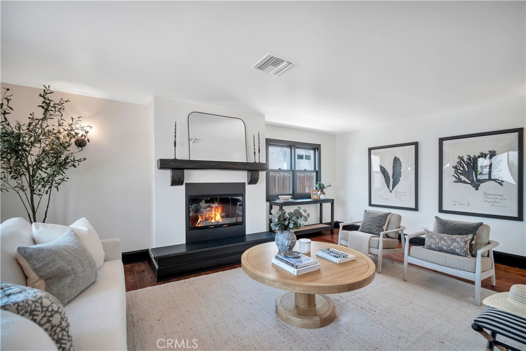 526 W 40th