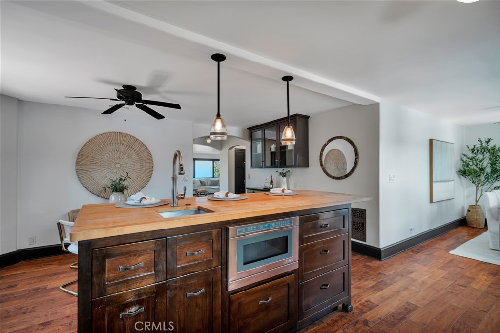 526 W 40th