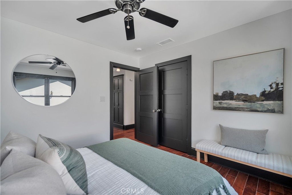 526 W 40th